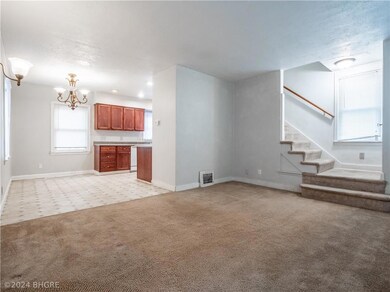 1801 23rd St, Des Moines, IA 50310 - photo 2