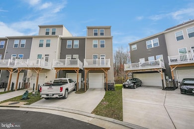 18343 Reaper Hill Ct, Triangle, VA 22172 - photo 4