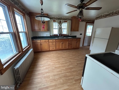 711 E Market St, Mc Connellsburg, PA 17233 - photo 5