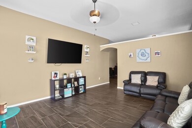 13483 Hazelwood St, Horizon City, TX 79928 - photo 7