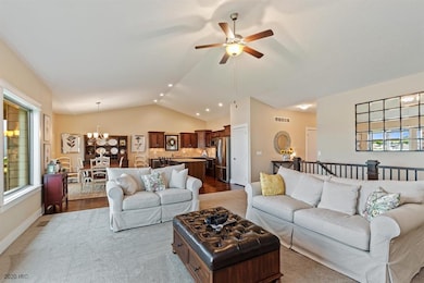 9518 Rushbrook Dr, Johnston, IA 50131 - photo 6