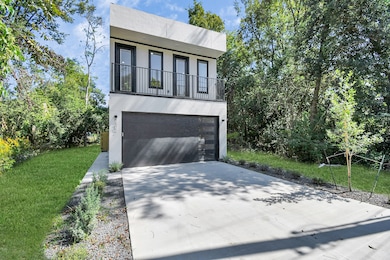 8402 Sunnyhill St, Houston, TX 77088 - photo 2