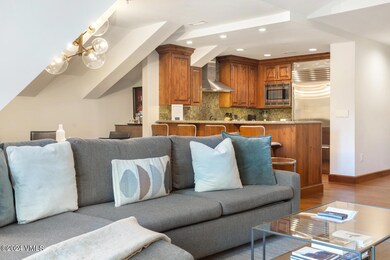 Ritz Carlton Residences 616 MLS-25