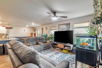 213 Lockwood Way E, Defuniak Springs, FL 32435 - photo 6