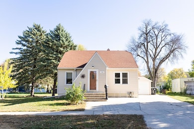 720 Winifred St, Worthington, MN 56187 - photo 2