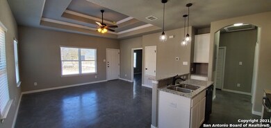 903 E Seideman St, Seguin, TX 78155 - photo 6