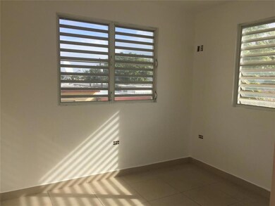 5 Urb Reparto Davila, Bayamon, PR 00959 - photo 5