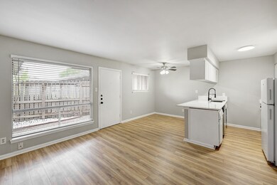 1529 Wirt Rd unit 20, Houston, TX 77055 - photo 3