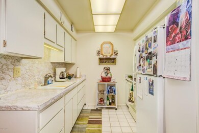 14206 N Newcastle Dr, Sun City, AZ 85351 - photo 3