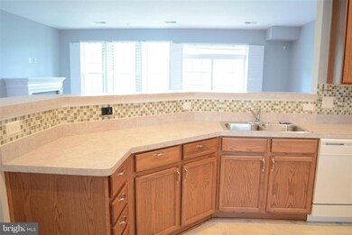 13958 Greendale Dr unit 16, Woodbridge, VA 22191 - photo 6