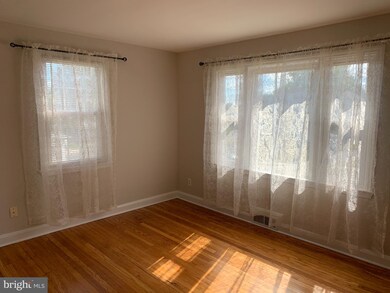 1250 Oakland Terrace Rd, Halethorpe, MD 21227 - photo 2