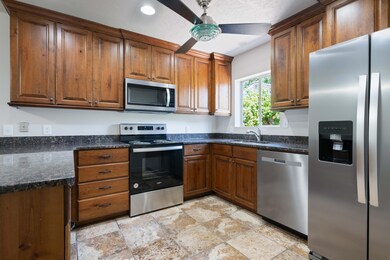 7 - Kitchen
