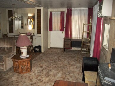 FRONT ROOM