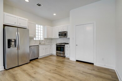 3665 Main Plaza Dr, Houston, TX 77025 - photo 5