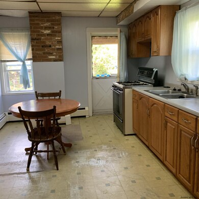 95 Stowe Ave, Troy, NY 12180 - photo 6