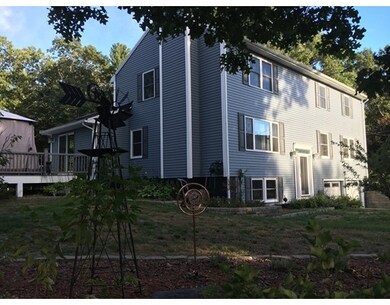 437 Johnny Appleseed Ln, Leominster, MA 01453 - photo 2