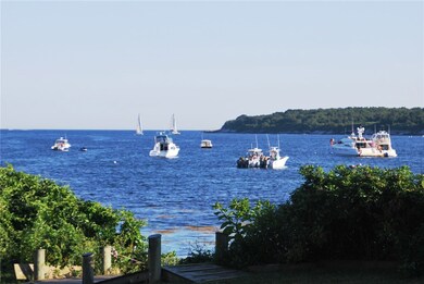 Picture perfect views to the ocean, direct water a