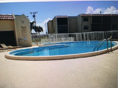 2050 Oleander Blvd unit 2-105, Fort Pierce, FL 34950 - photo 5
