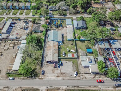 50 Berry Rd, Houston, TX 77022 - photo 3