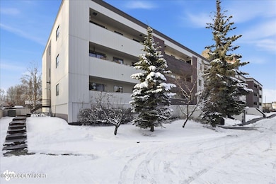 5300 E 4th Ave unit 301, Anchorage, AK 99508 - photo 2