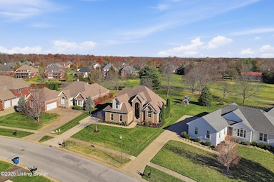 10714 Worthington Ln, Prospect, KY 40059 - photo 3