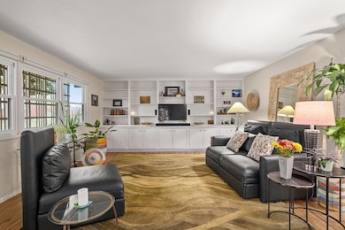 905 Comet Ave, Central Point, OR 97502 - photo 4