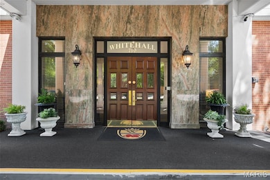 Whitehall Condominiums unit 17C, Saint Louis, MO 63105 - photo 4