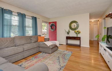 Living Room (3)