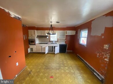 10281 Stansfield Rd, Laurel, MD 20723 - photo 3