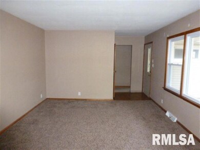1334 Rutledge Dr, Lincoln, IL 62656 - photo 3