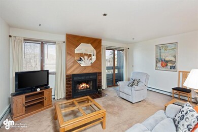 10-Living Room MS_3949