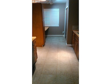 474 S Locust St, Canby, OR 97013 - photo 4