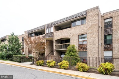 423 Christopher Ave unit 16, Gaithersburg, MD 20879 - photo 3