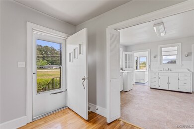 14110 S Crater Rd, Petersburg, VA 23805 - photo 3