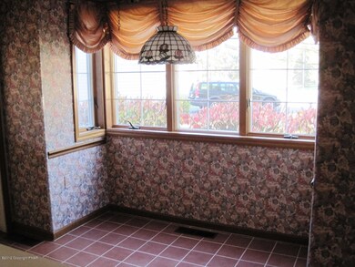 96 Duck Hollow Cir, Stroudsburg, PA 18360 - photo 6