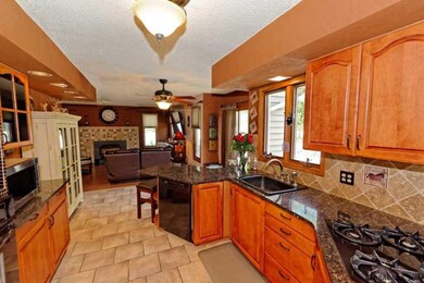 6966 Suzanne Ct, Schenectady, NY 12303 - photo 5