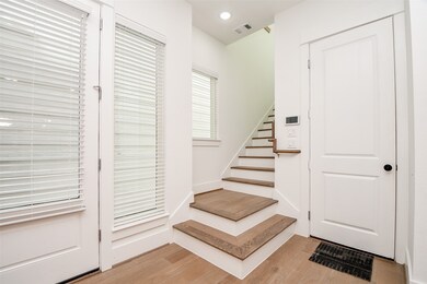 316 Cyclamen St, Houston, TX 77018 - photo 5