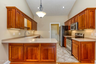 Kitchen - 11'4x11'1