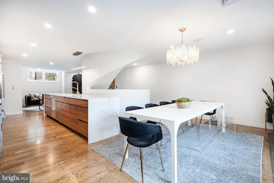 283 Locust St, Philadelphia, PA 19106 - photo 5