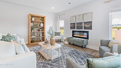 6_TN_Memphis_Covington_Living-Room