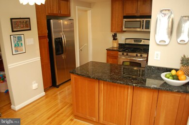 2811 Fort Dr, Alexandria, VA 22303 - photo 3