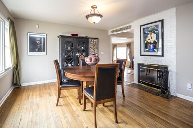 05_Dining Room