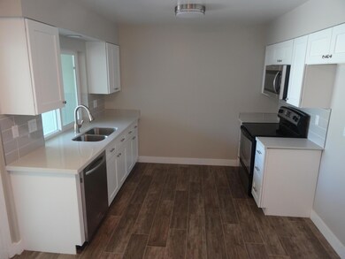 10888 W Santa fe Dr unit 69, Sun City, AZ 85351 - photo 2