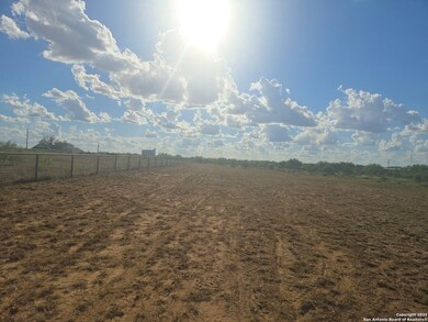 15215 Cassiano Rd, Elmendorf, TX 78112 - photo 4
