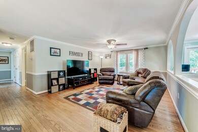 9516 Burning Branch Rd, Burke, VA 22015 - photo 5