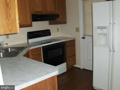 11517 Hampstead Dr, Fredericksburg, VA 22407 - photo 2