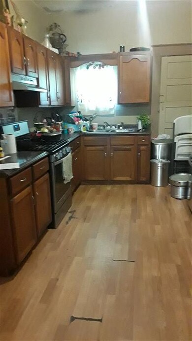 708 Cortez St, Laredo, TX 78040 - photo 2