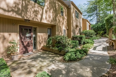 45 Ettl Ln unit 404, Greenwich, CT 06831 - photo 4