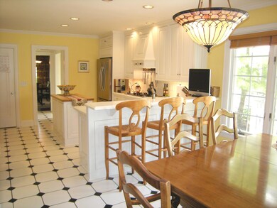 Kitchen.Eat.Area.View