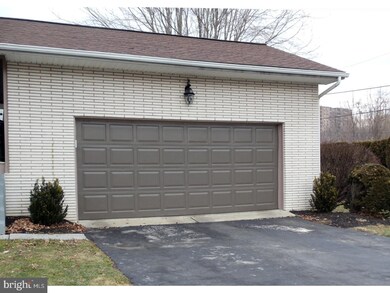 1455 Logan St, Reading, PA 19607 - photo 3
